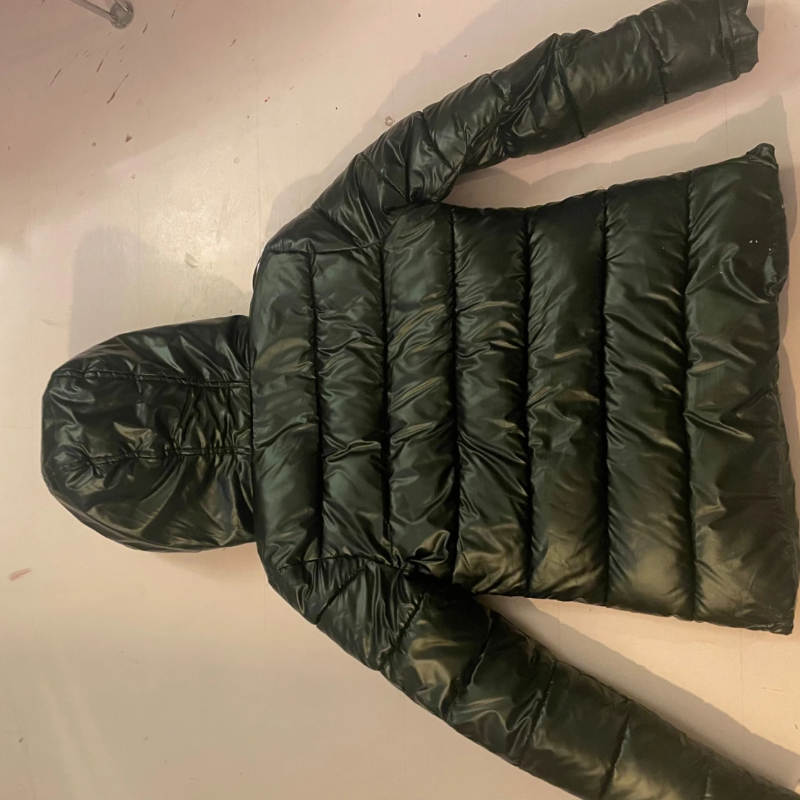 Mörkgrön pufferjacka med huva - 90