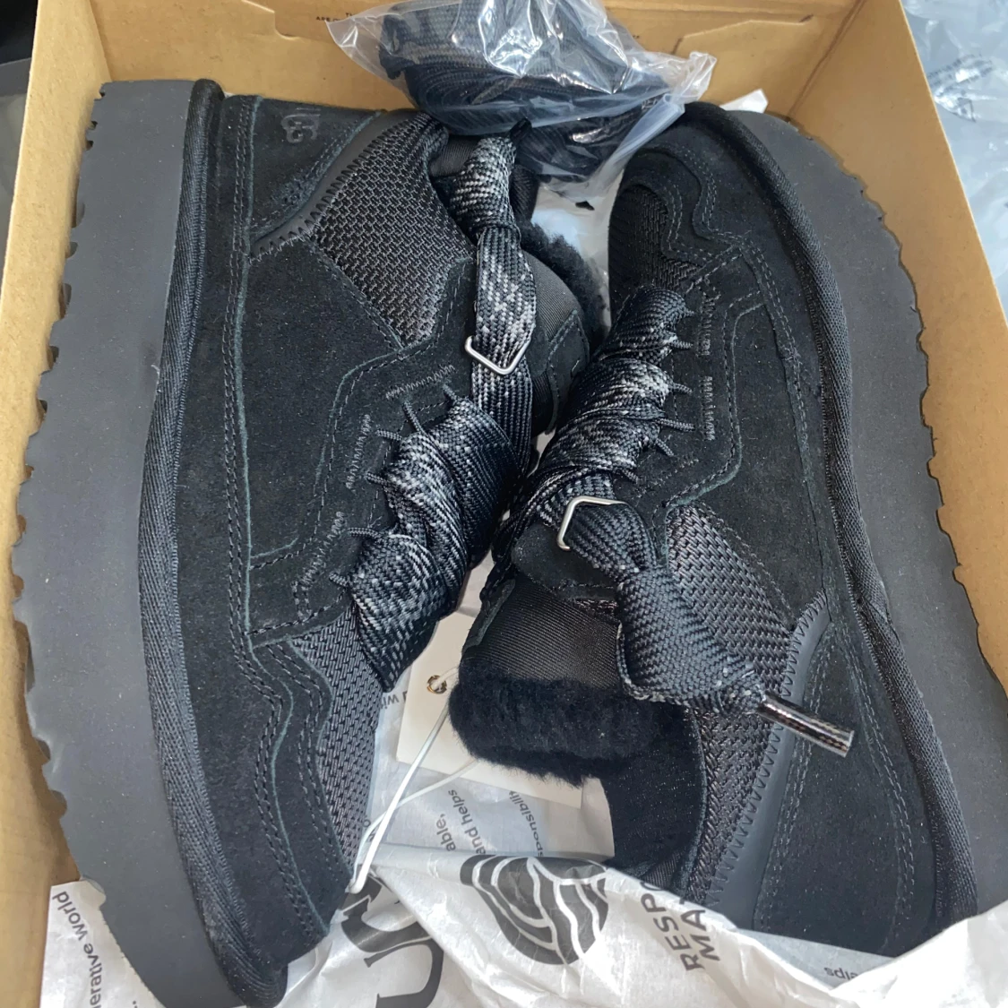 Svarta sneakers från UGG - 92