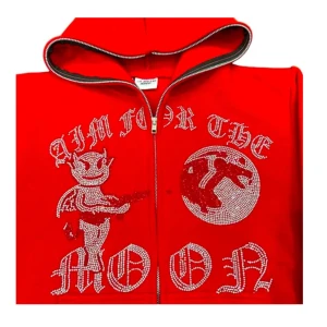 Aim for the moon full zip red - Säljer nu denna full zip hoodien pga av att den inte kommer till användning. Skriv till mig för egna bilder och om du har några frågor😊