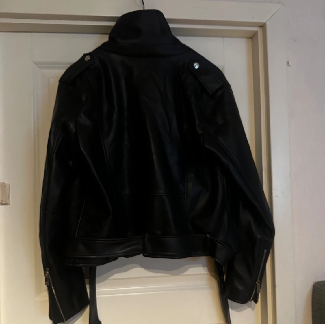 Svart skinnjacka från Zara - 91