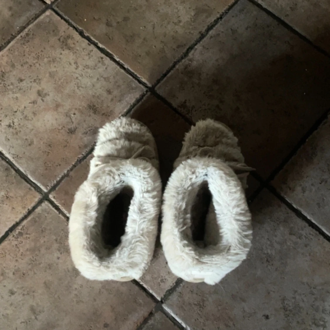 Beiga fluffiga skor - 91