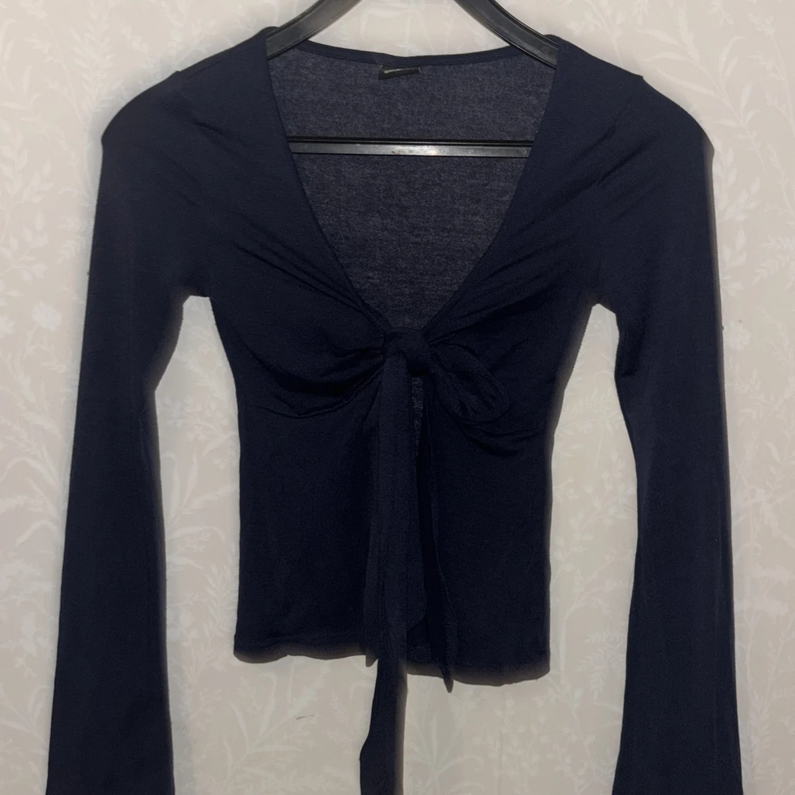 Svart långärmad topp från Gina Tricot - 93