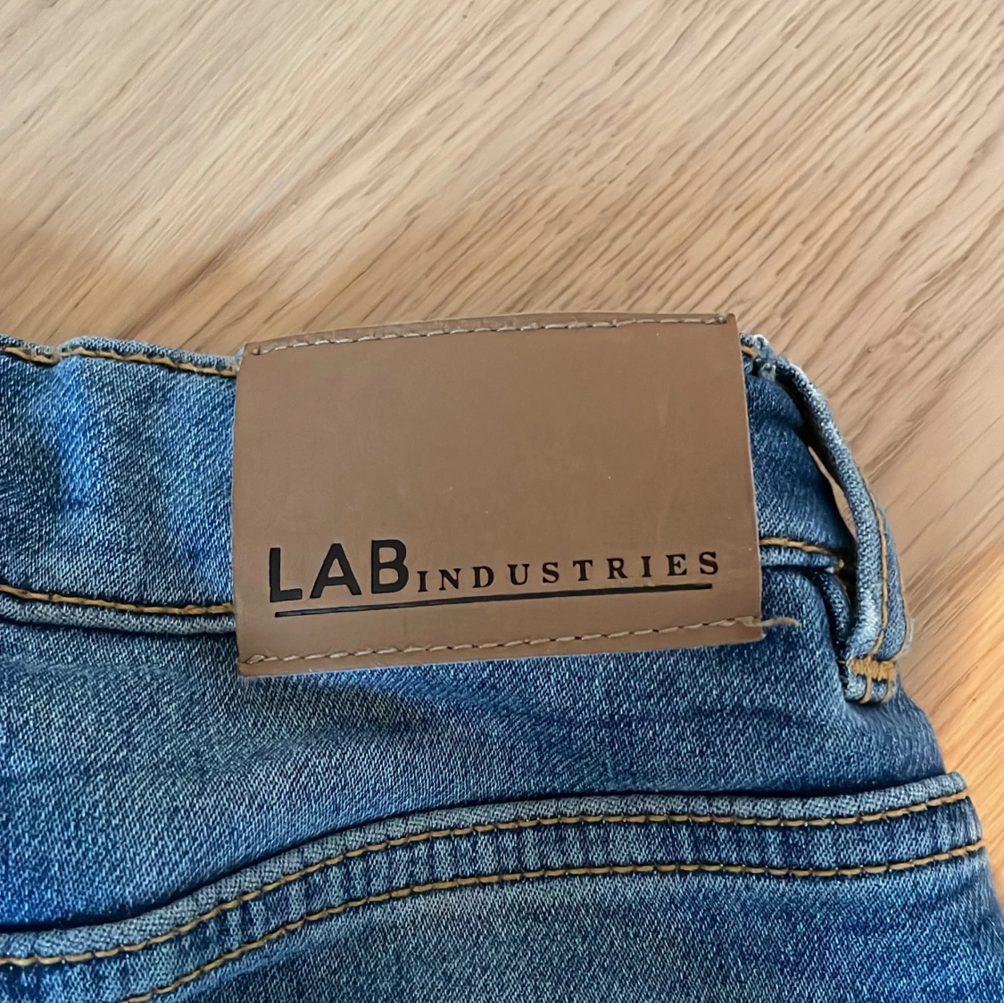 Blå jeansshorts från LAB Industries - 91