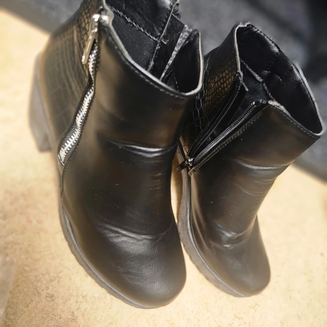 Svarta boots med dragkedja - 90