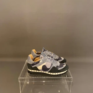 Valentino rockrunners - Valentino rockrunner sneakers | skick: 9.5/10 | storlek 40.5 eu