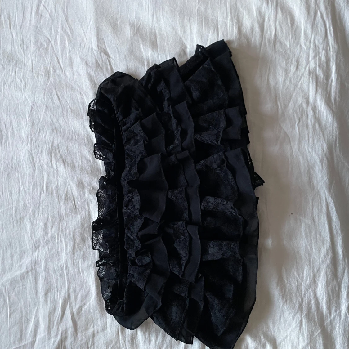 Svarta volangshorts - 91