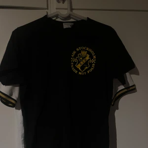Svart AIK t-shirt med tryck - snygg AIK Tshirt som ej går att köpa längre i nyskick. Storlek S