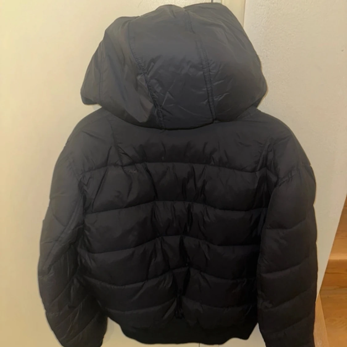 Svart pufferjacka från Alpha Industries - 93