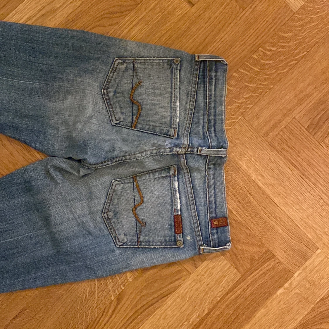 Lowrise Bootcut jeans från 7 for all mankind! - 90