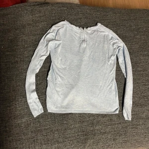 Långärmad tröja - Bra skick, måste bara tvättas! Storlek M, men passar även en XS och S.