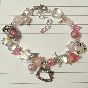 Armband hello Kitty, handgjort - Så söt! Armband hello Kitty, handgjort!!