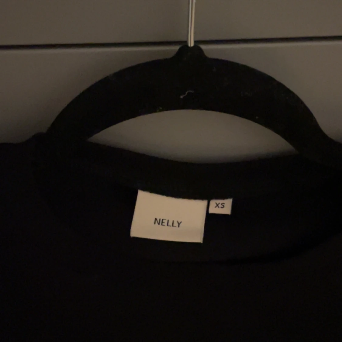 Svart croppad topp från Nelly - 92