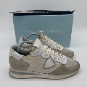 PHILIPPE MODEL TRPZ  - - Philippemodel TRPZ - Skick: 8/10 - Tillbehör: Enbart skorna - Storlek 39, sitter mer som 40 - Nypris ca 3700kr // Deluxecloset