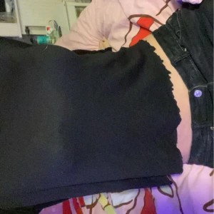 Basic cropped tröja  - Se detaljer på bilden🎀 storlek S/M?🎀 skriv vid frågor🎀köpt vintage🎀