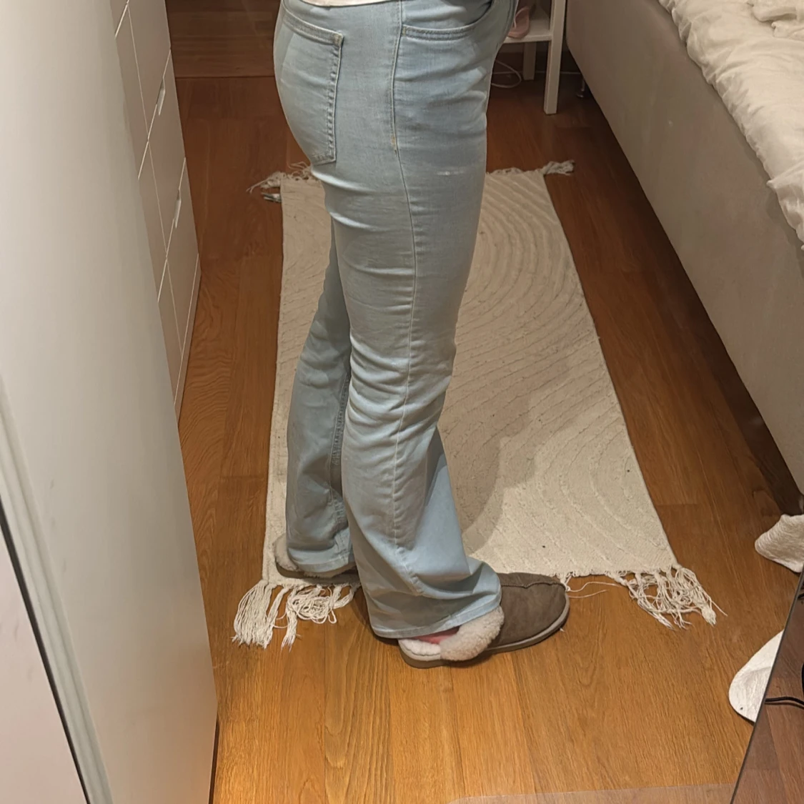 Ljusblå bootcut jeans - 90