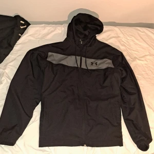 Under armour jacka - Nyskick! Herrstorlek L 