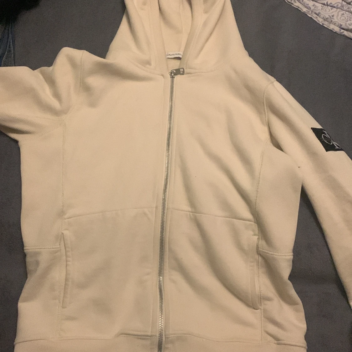 Beige huvtröja från Calvin Klein Jeans - 90