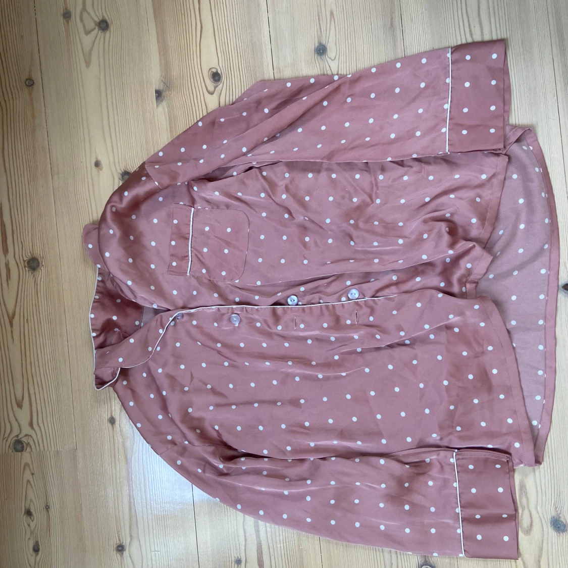 Vit och rosa Prickig pyjamas đ