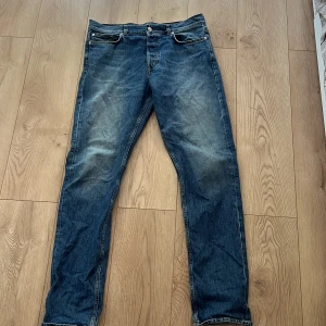 Arket Jeans  - Säljer dessa Arket jeans som inte längre används. 33/34