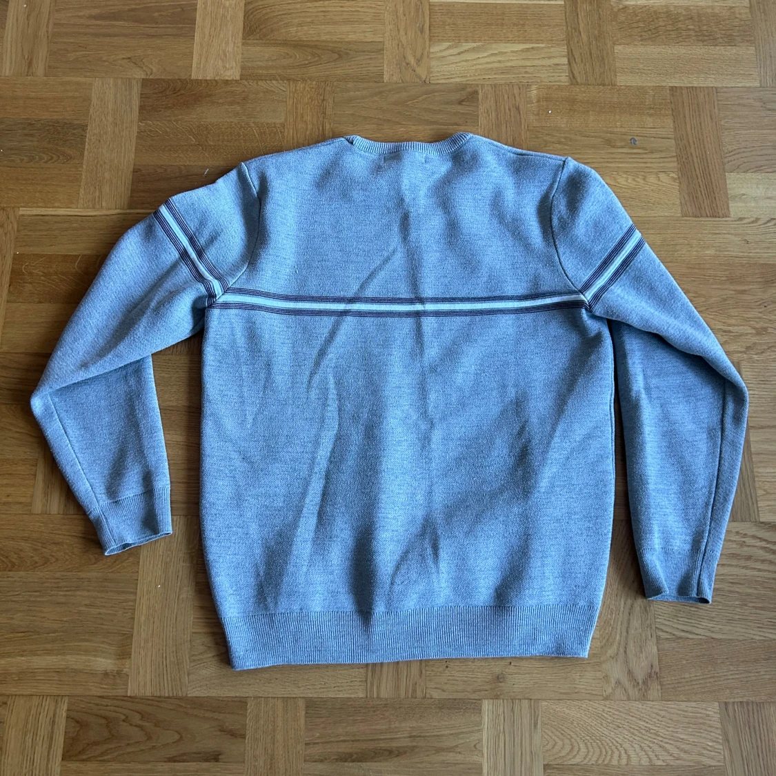 Tjock tröja från AT COMPANY  - 90