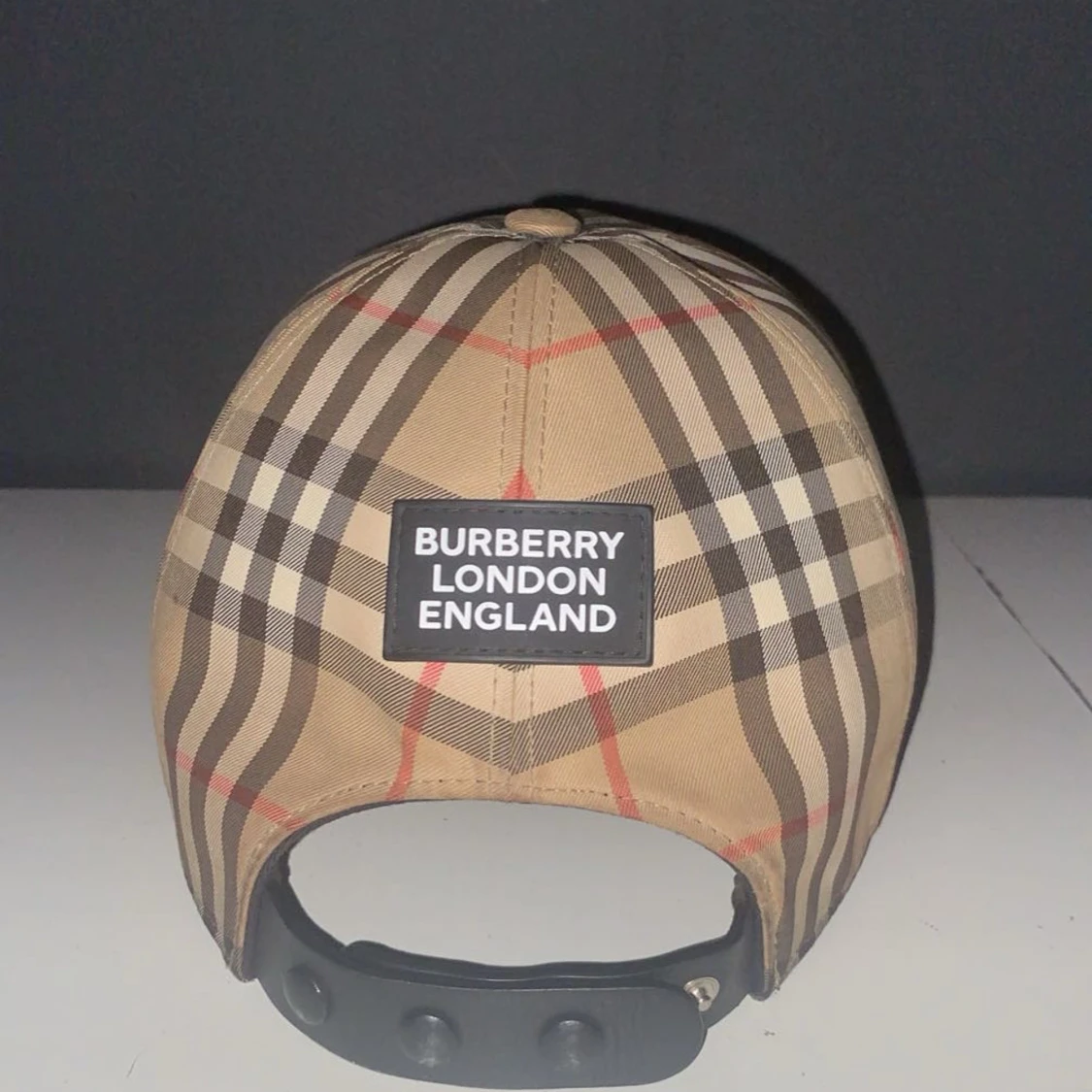 Burberry keps  - 91