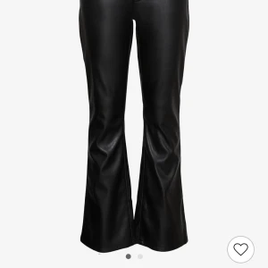 Skinnbyxor - Säljer dessa low waist skinnbyxor pga kommer inte till användning🩷