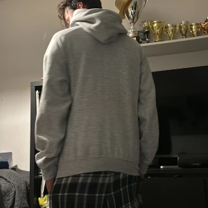 Hoodie  - Vanlig grå Hoodie från hm, aldrig använd 