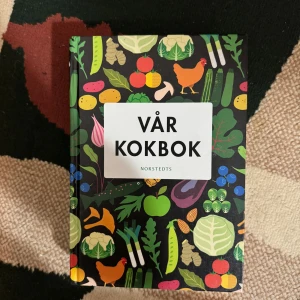 Kokbok - Nyskick, passar de som vill börja lära sig laga mat, sötmat.  Har allt matt/sötträtter som man kan tänka på,🍂🦋❤️❤️