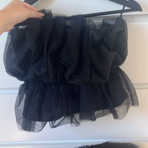 Topp från Gina  - Svart topp från Gina 