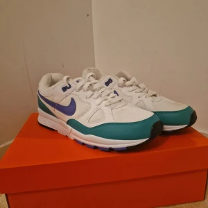 NIKE AIR SPAN II - Säljer mina NIKE AIR SPAN II helt nya skor. Har aldrig använt skorna har fått de som present 10/10 på skorna. Nyttpris 1200 mitt pris 650