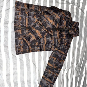 Hope dunjacka  - Perfekt för hösten  Bra skick!