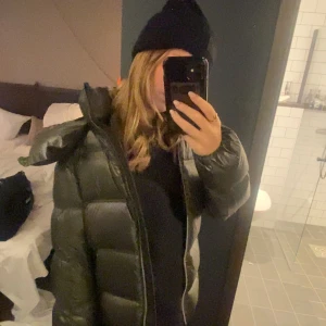 Massimo dutti jacka - Säljer min skit snygga Massimo dutti jacka som knappt är använd!! Perfekt till hös och vinter💗