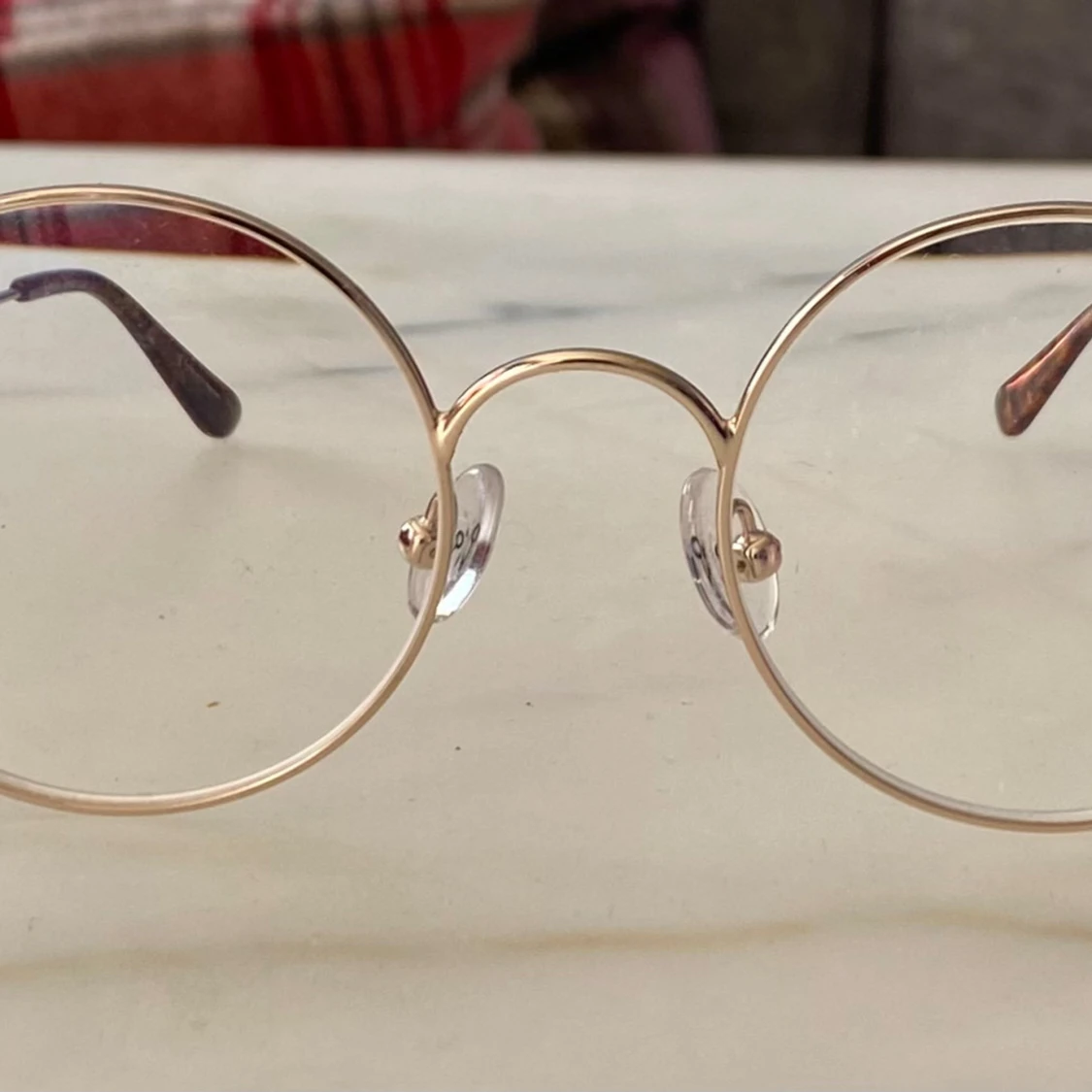 Glasögonbågar från eyewear