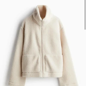 Teddyjacka - Teddyjacka från hm. Helt ny med prislappen kvar💞