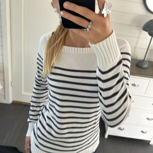 Randig tröja!💕 - Kommer inte till användning!💕 Storlek: xs/s