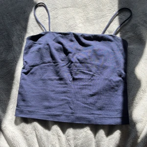 Linne - Linne från Gina tricot, kommer inte till användning längre då den är för liten