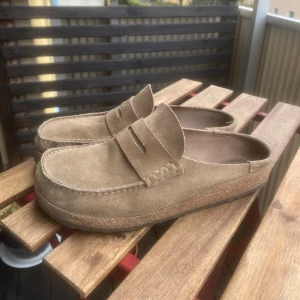 Birkenstock Naples Taube - Naples i strl 45. Använda en halv sommar. Nypris: 1645kr. 