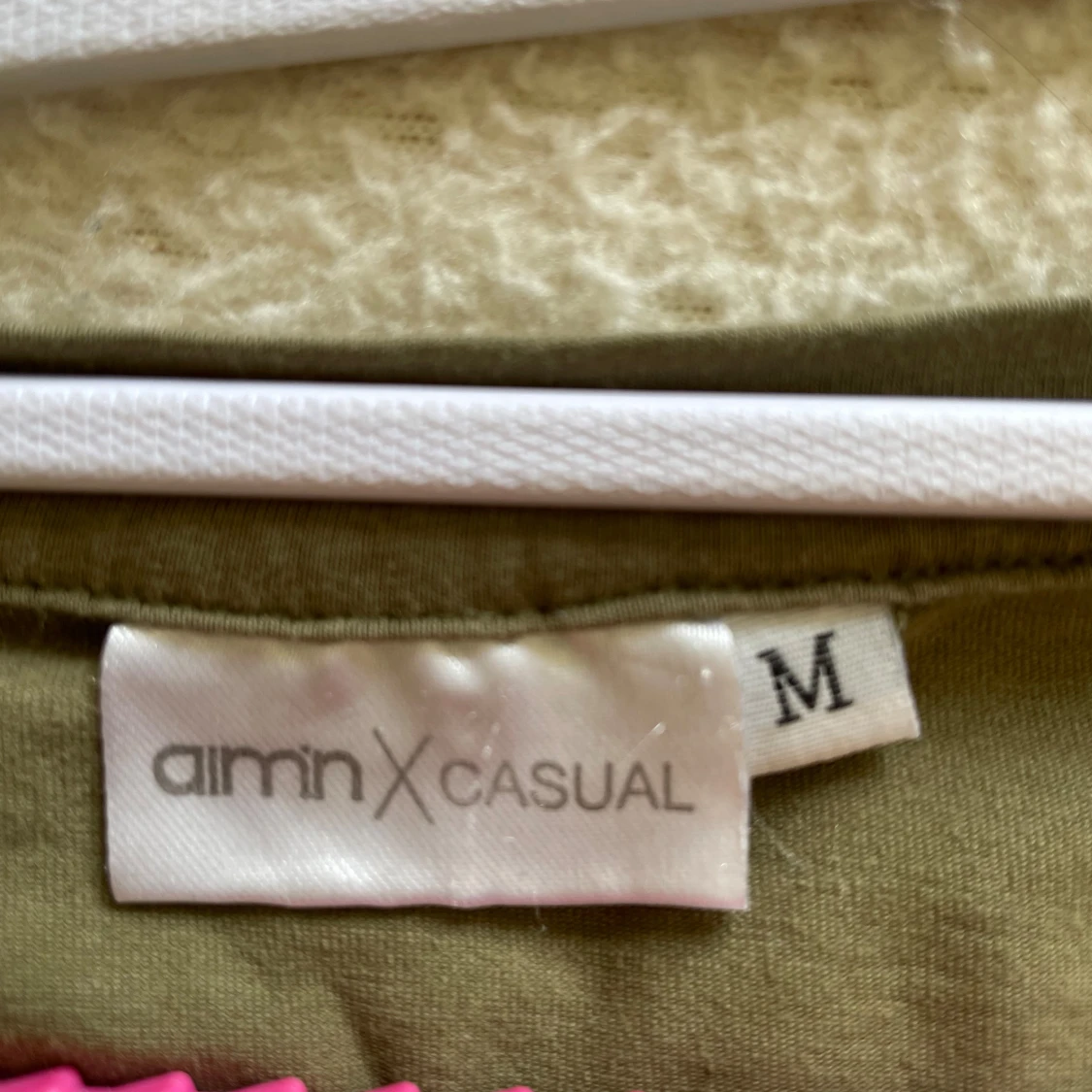 Olivgrön långärmad tröja från Aim'n - 2