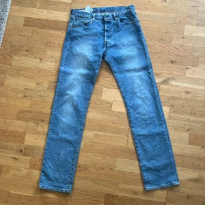 Levis 501 - Levis 501, dom är oanvända så alltså i super skick, storlek w31 L34