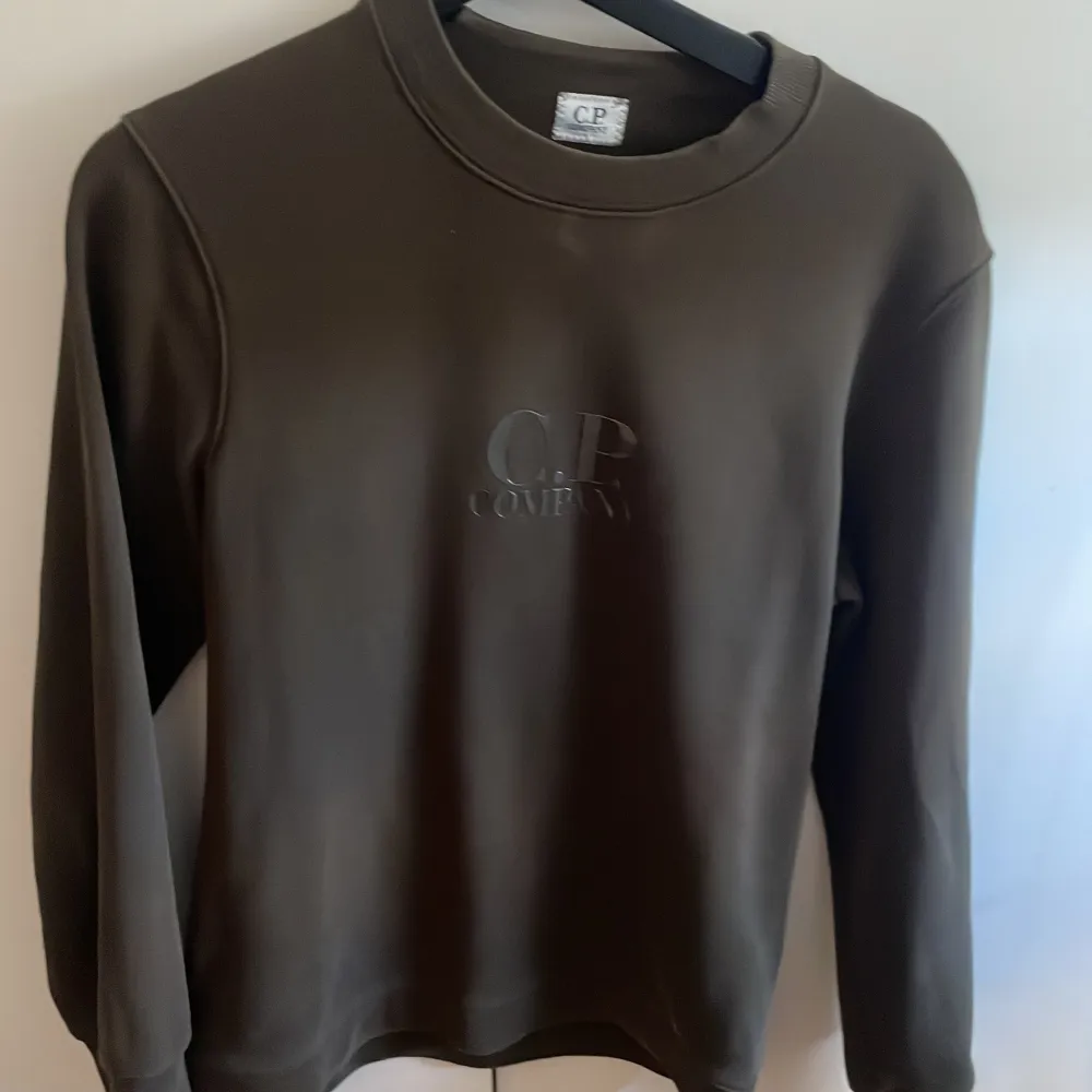 Cp sweatshirt i ganska bra skick. 8/10 Pris kan diskuteras. Tröjor & Koftor.