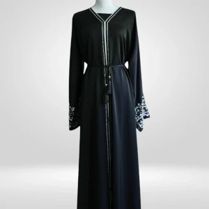 Zeya abaya  - Finns att köpa på Nooralanna.com eller direkt här för samma pris. Eftersom det är företag så är det priset som gäller och inga bud. Tack i för hand 💕Finns i endast storlek 56, ingår chiffong hijab 