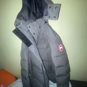 Canada goose  - Säljer min canada goose vinter jacka