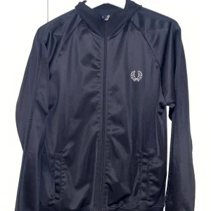 Fred perry  - Fred Perry kofta/tunn jacka. Stl M. Bra skick 