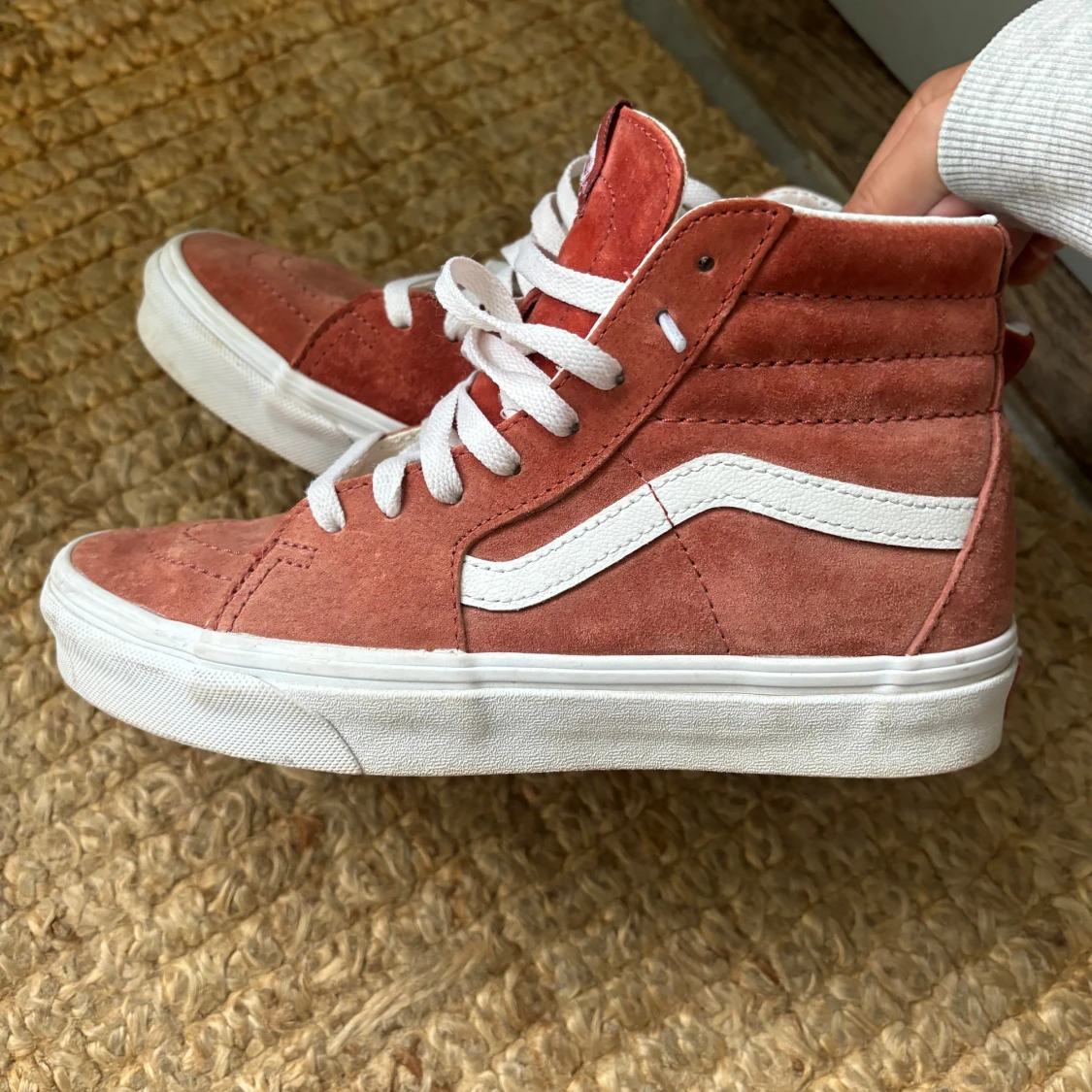 Vinröda Vans