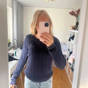 Bondelid kabelstickad tröja - En jättefin tröja i bra skick! 