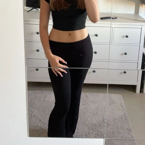 Yogapants - Basic svarta yoga pants som är nya