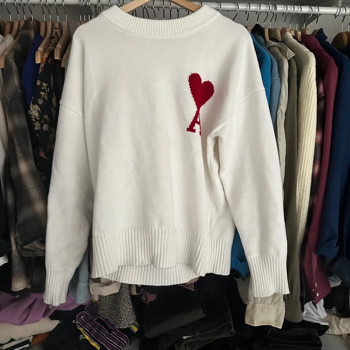 Vit stickad tröja från Ami Paris