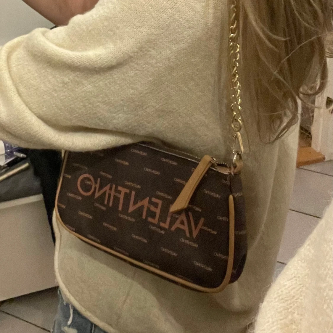 Brun axelväska från Valentino - 2