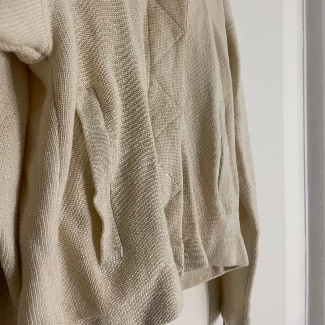 Beige stickad jacka från Filippa K - 91