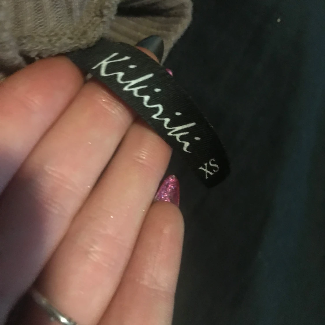 Beige ribbad klänning från Kikiriki - 90